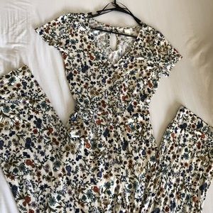 🌼 Floral Pant suit H&M with pockets size small